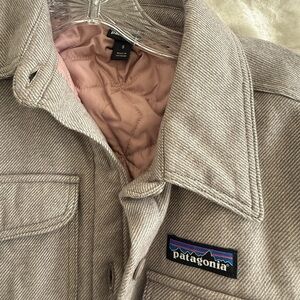 Patagonia Gray Shirt Jacket with Pink Lining